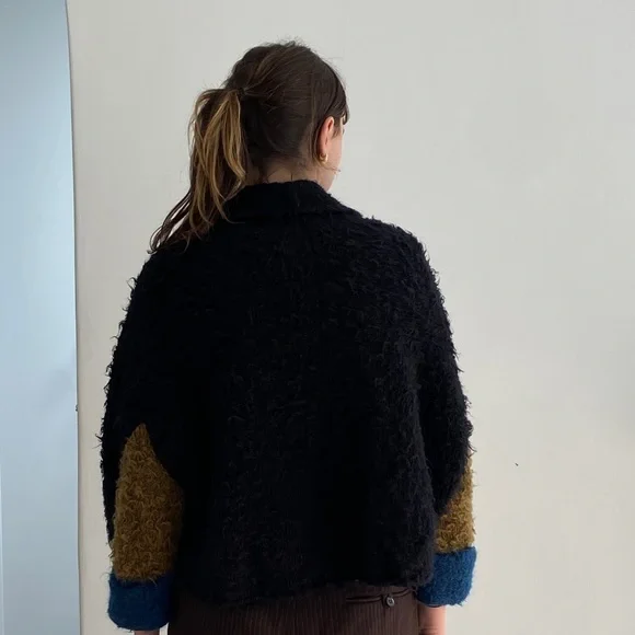 Short cardi! - Picture 3 of 5